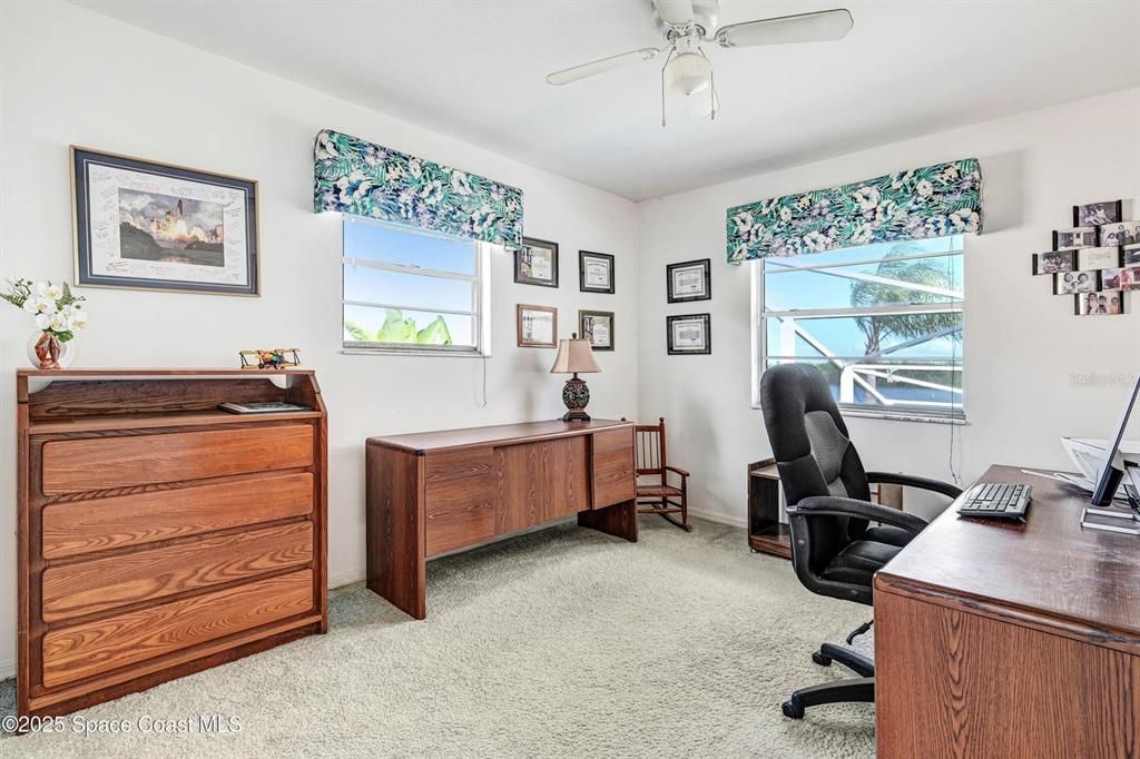 En Venta: $1,000,000 (4 camas, 2 baños, 2900 Pies cuadrados)