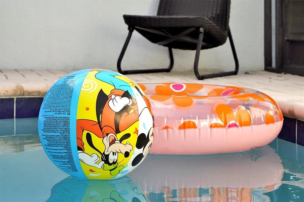 Active With Contract: $412,900 (3 beds, 3 baths, 1440 Square Feet)