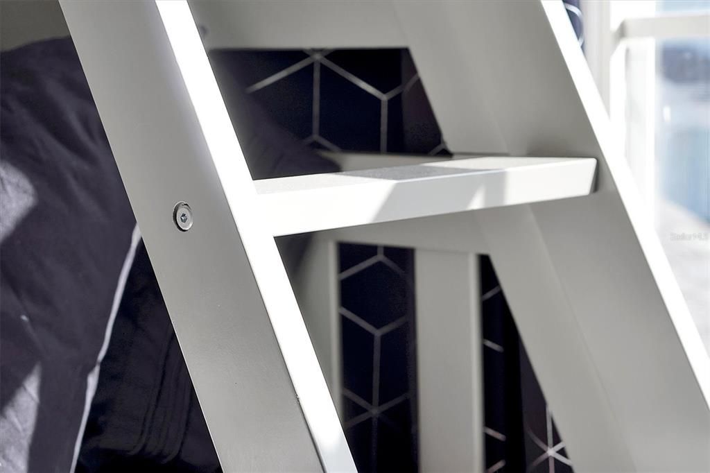 Active With Contract: $412,900 (3 beds, 3 baths, 1440 Square Feet)