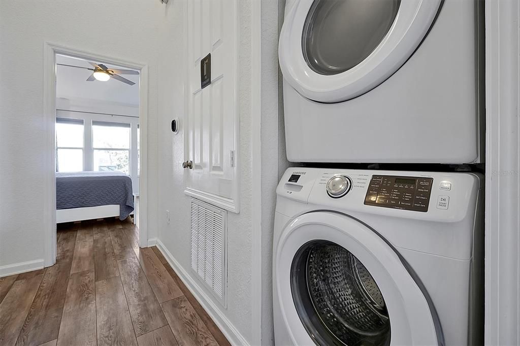 Active With Contract: $412,900 (3 beds, 3 baths, 1440 Square Feet)