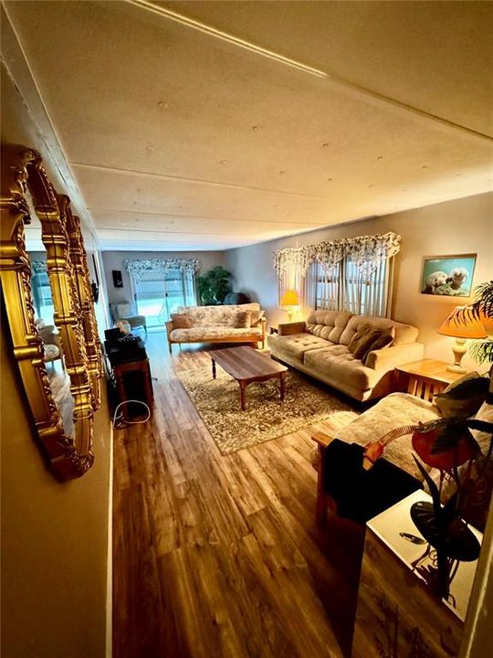 待售: $180,000 (3 贝兹, 2 浴室, 1368 平方英尺)