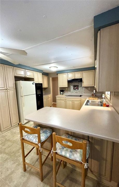 待售: $180,000 (3 贝兹, 2 浴室, 1368 平方英尺)