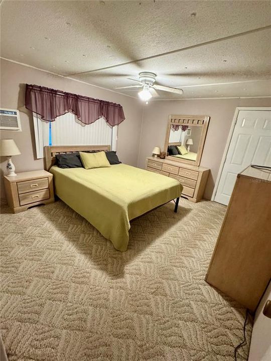 待售: $180,000 (3 贝兹, 2 浴室, 1368 平方英尺)