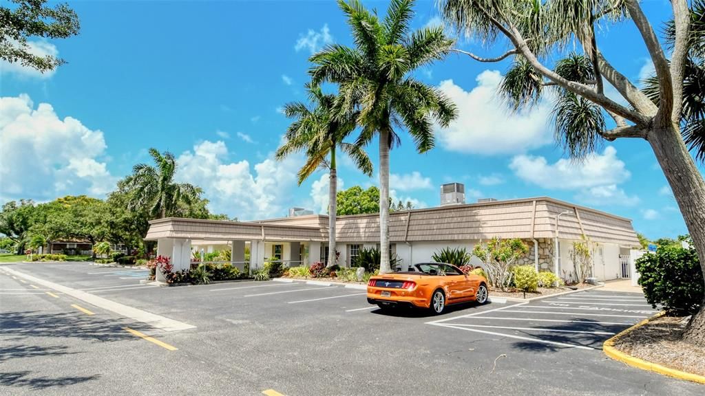 For Sale: $279,900 (2 beds, 2 baths, 1312 Square Feet)