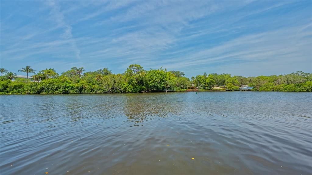 For Sale: $279,900 (2 beds, 2 baths, 1312 Square Feet)