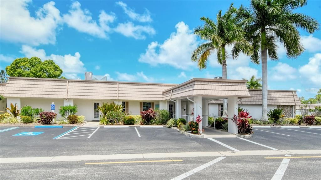 For Sale: $279,900 (2 beds, 2 baths, 1312 Square Feet)