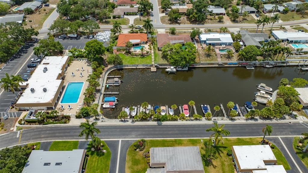 For Sale: $279,900 (2 beds, 2 baths, 1312 Square Feet)