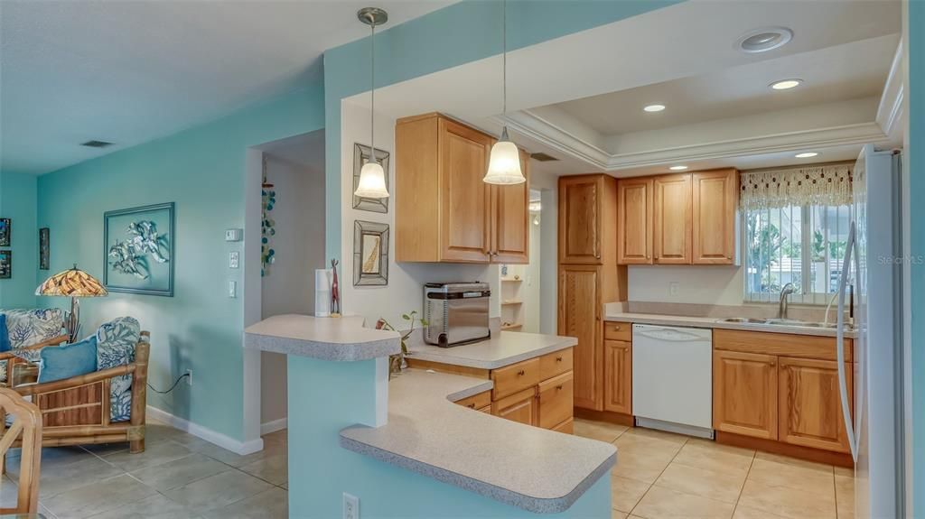 For Sale: $279,900 (2 beds, 2 baths, 1312 Square Feet)