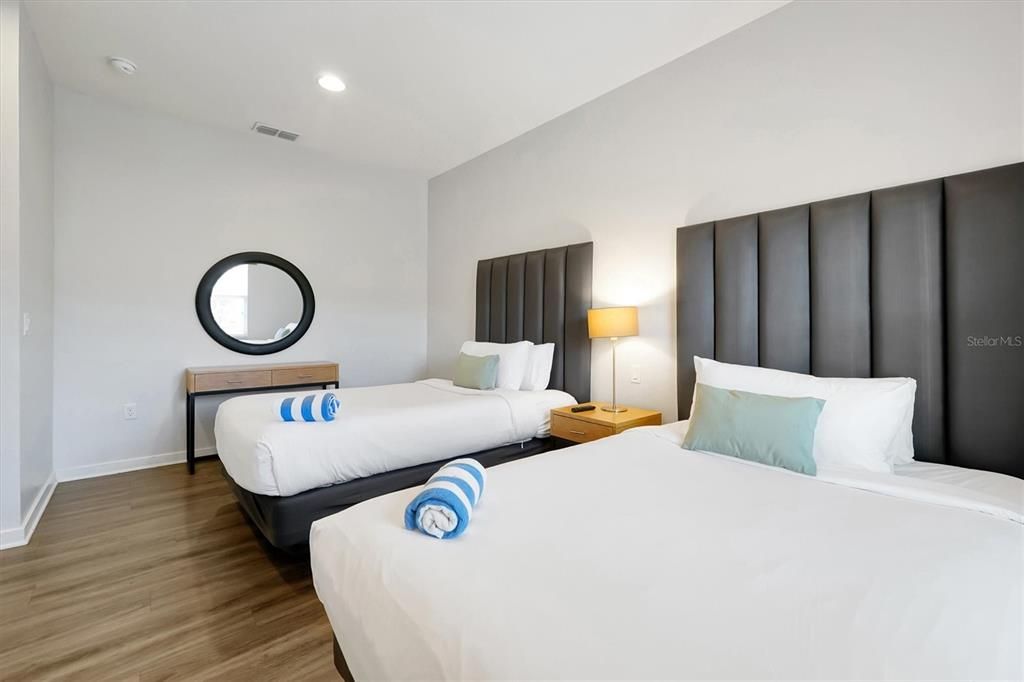 待售: $329,000 (2 贝兹, 2 浴室, 1350 平方英尺)