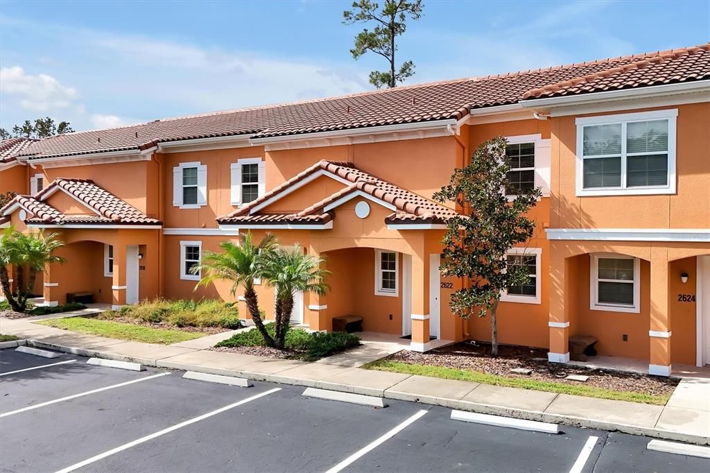 待售: $329,000 (2 贝兹, 2 浴室, 1350 平方英尺)