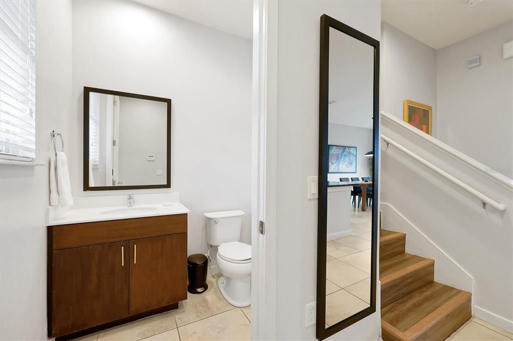 待售: $329,000 (2 贝兹, 2 浴室, 1350 平方英尺)