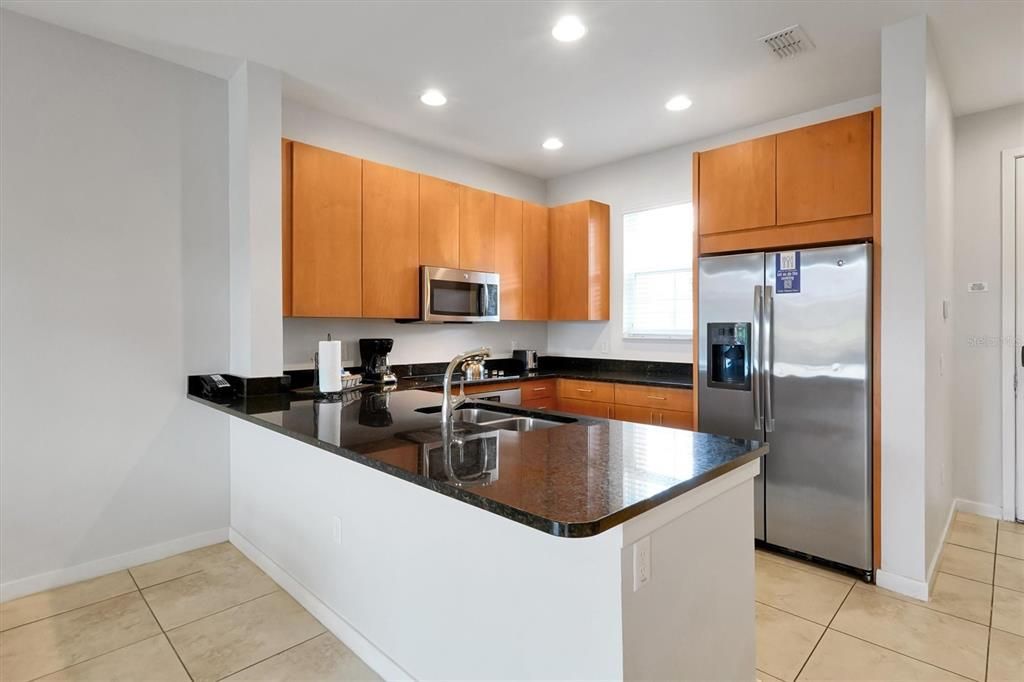 待售: $329,000 (2 贝兹, 2 浴室, 1350 平方英尺)