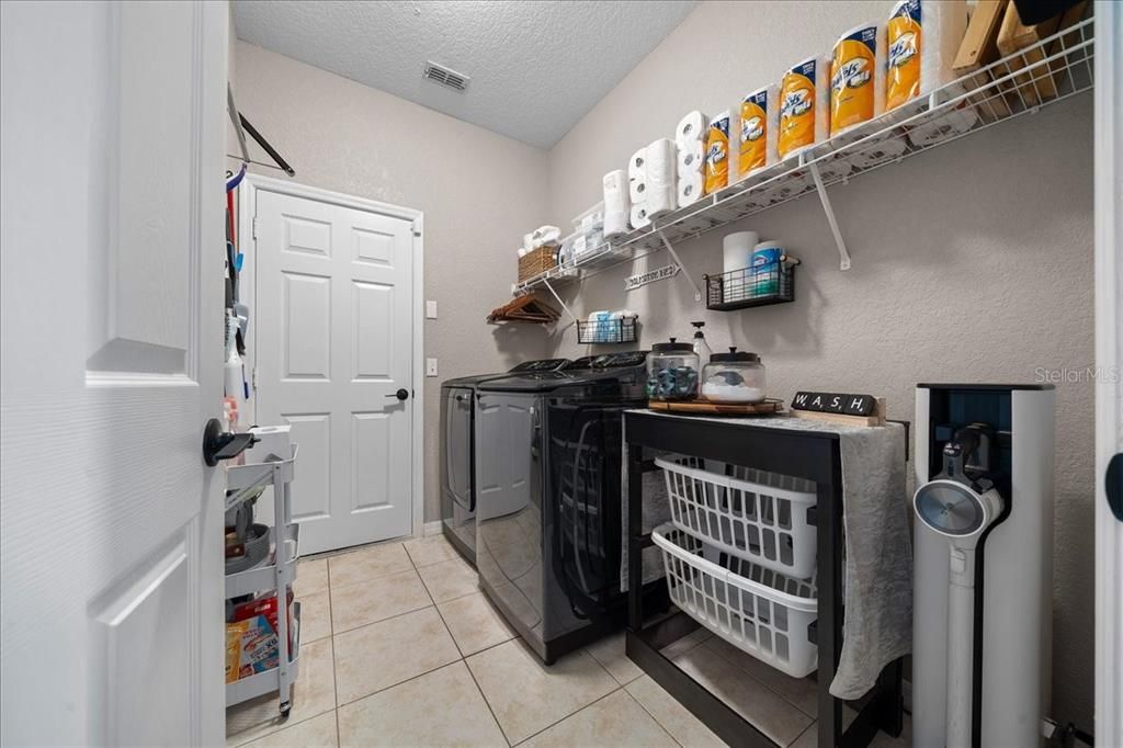 На продажу: $279,000 (3 спален, 2 ванн, 1802 Квадратных фут)