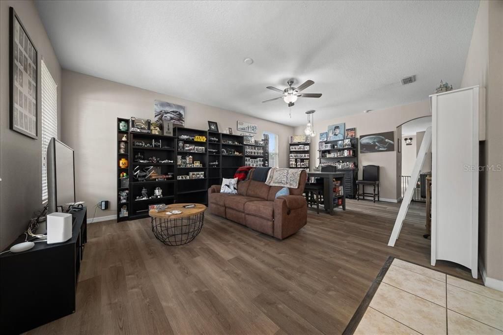 На продажу: $279,000 (3 спален, 2 ванн, 1802 Квадратных фут)