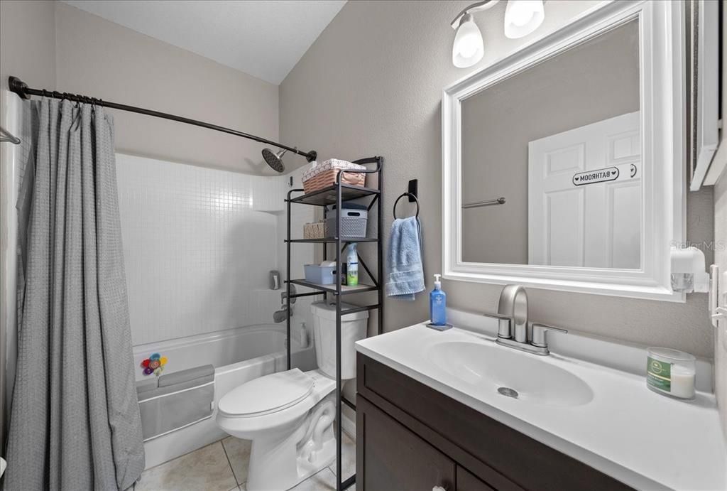 На продажу: $279,000 (3 спален, 2 ванн, 1802 Квадратных фут)