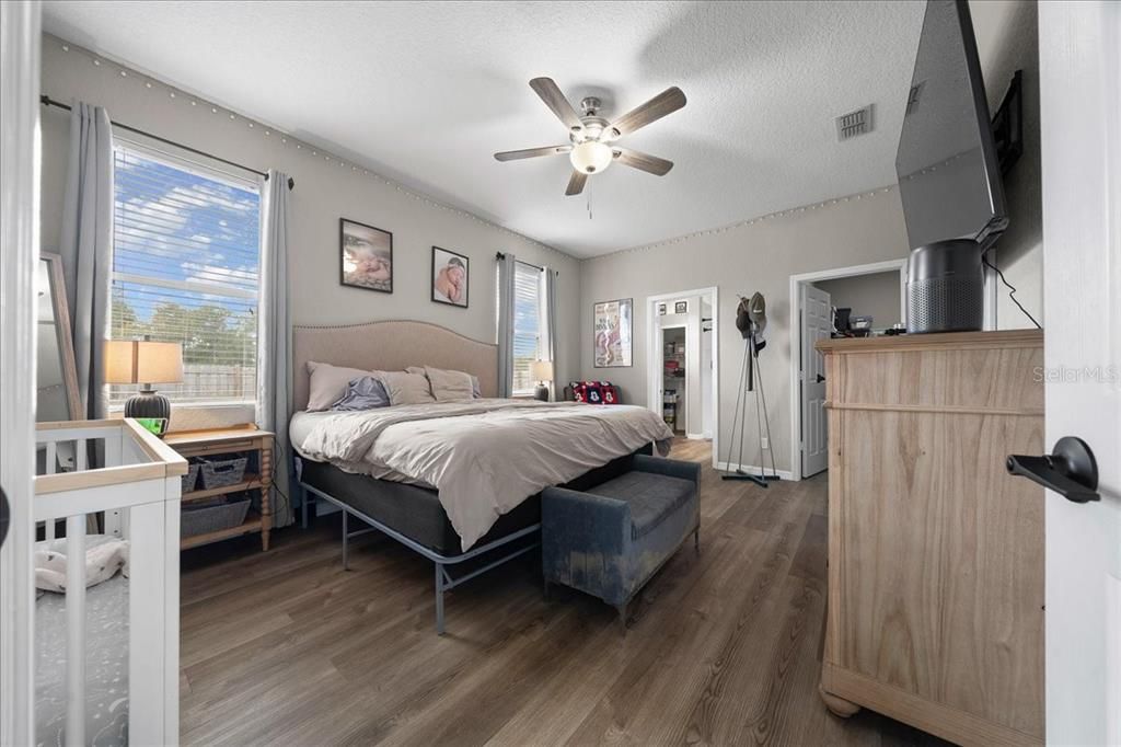 На продажу: $279,000 (3 спален, 2 ванн, 1802 Квадратных фут)