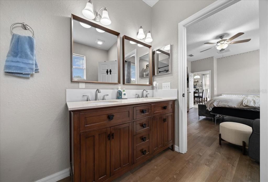 На продажу: $279,000 (3 спален, 2 ванн, 1802 Квадратных фут)