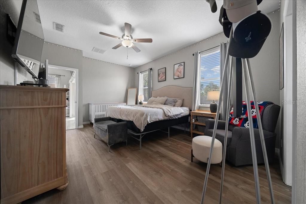 На продажу: $279,000 (3 спален, 2 ванн, 1802 Квадратных фут)