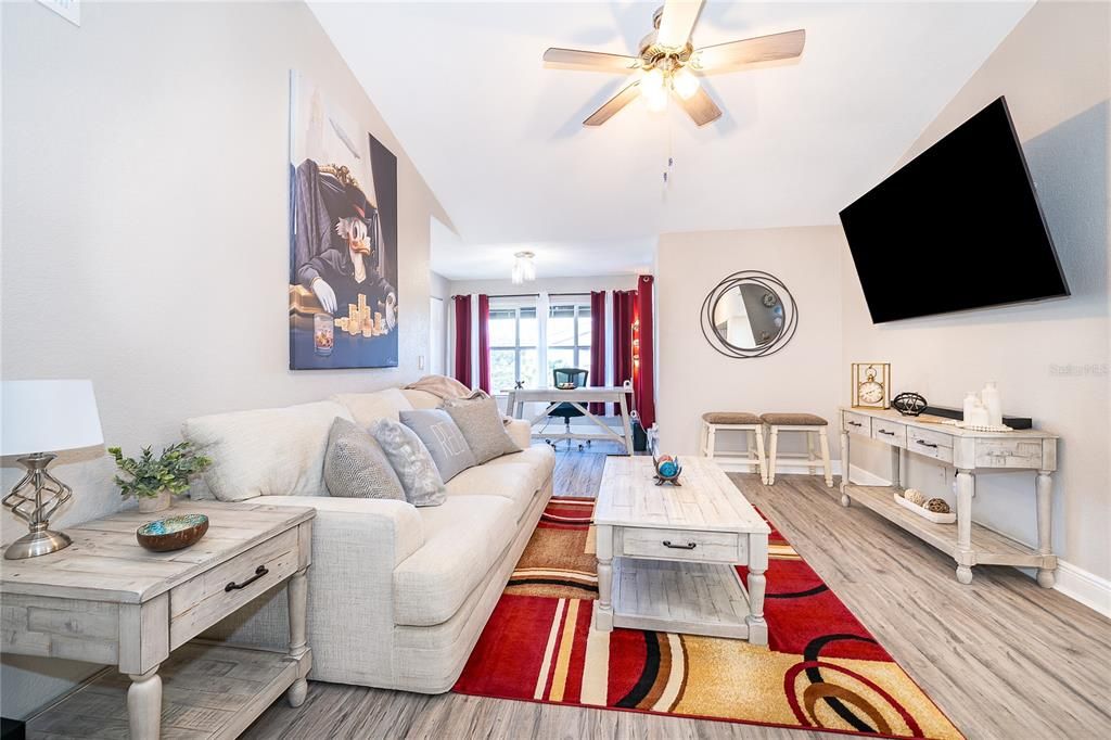 For Sale: $189,900 (2 beds, 2 baths, 988 Square Feet)