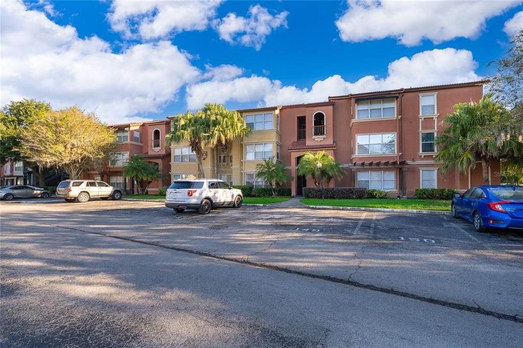 For Sale: $189,900 (2 beds, 2 baths, 988 Square Feet)