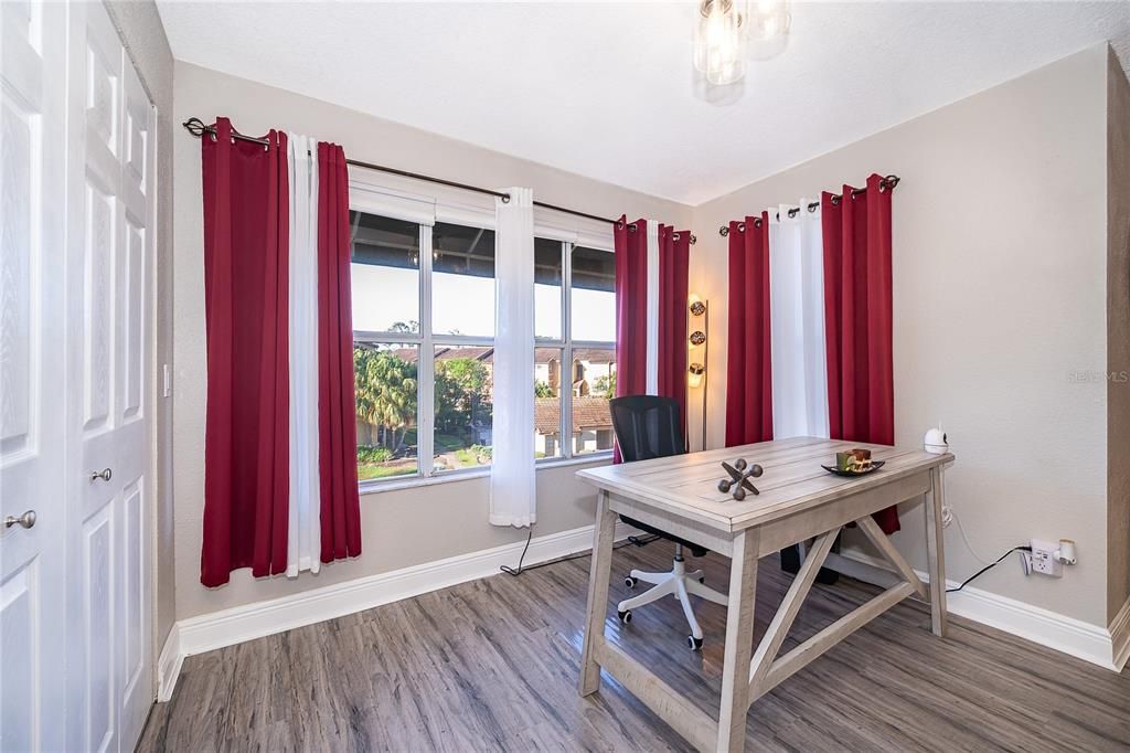 For Sale: $189,900 (2 beds, 2 baths, 988 Square Feet)