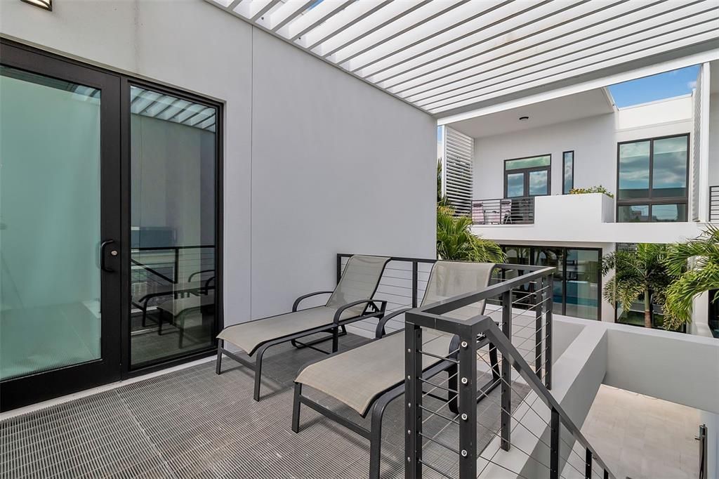 For Sale: $2,425,000 (4 beds, 3 baths, 2737 Square Feet)