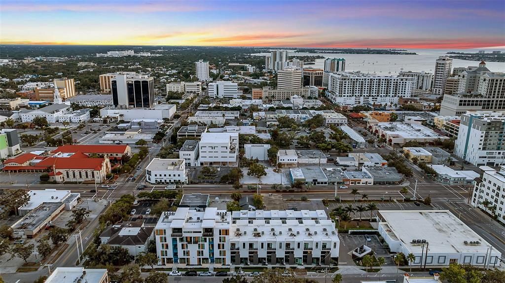 For Sale: $2,425,000 (4 beds, 3 baths, 2737 Square Feet)
