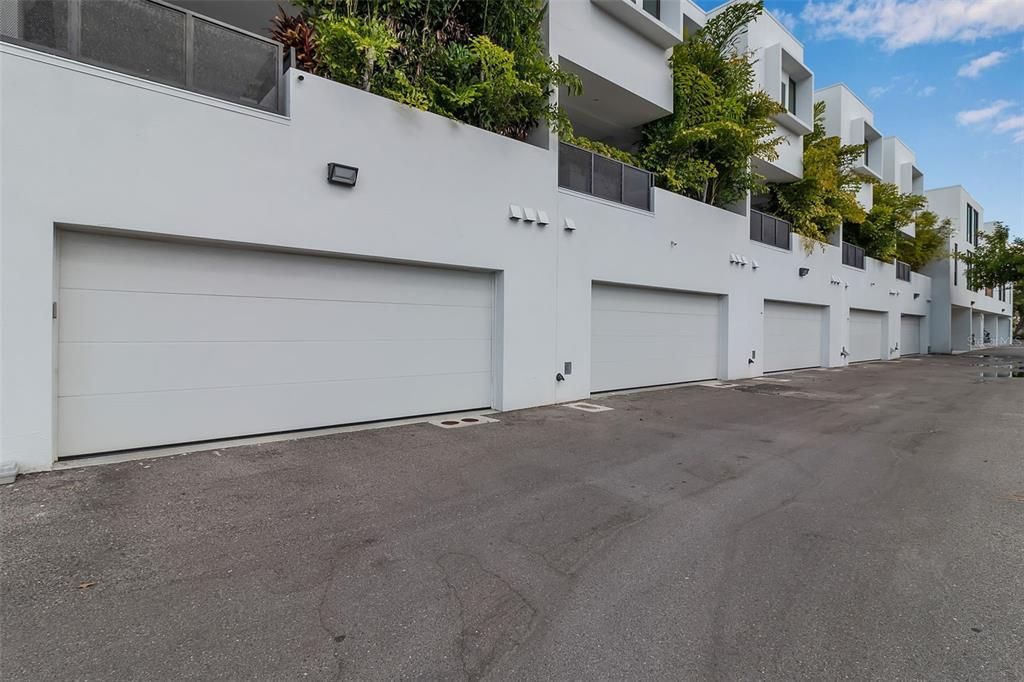 For Sale: $2,425,000 (4 beds, 3 baths, 2737 Square Feet)