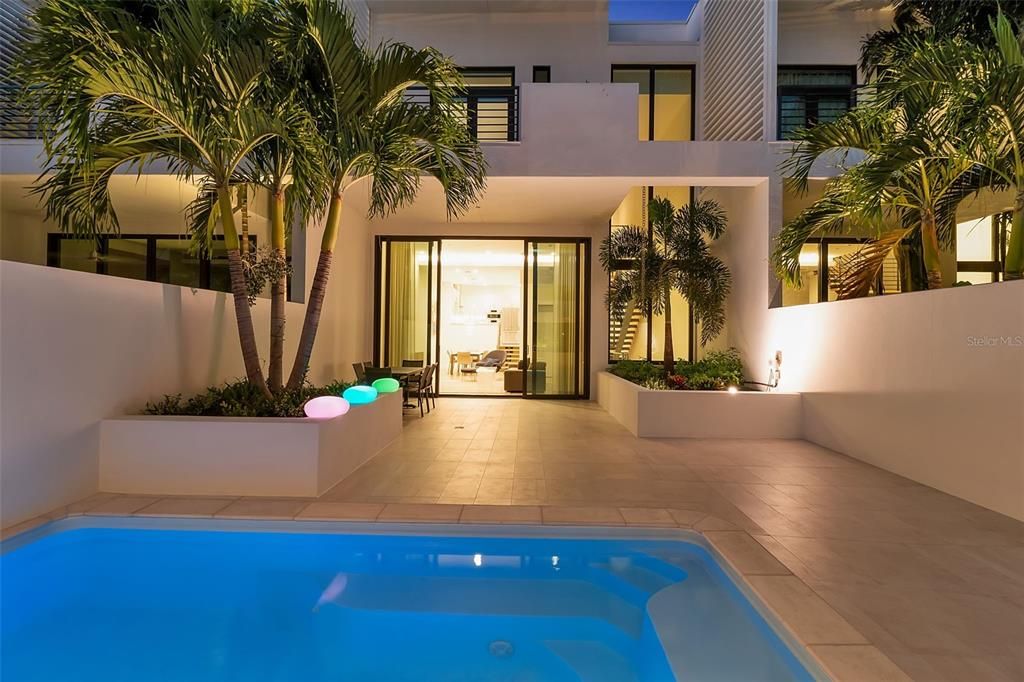 For Sale: $2,425,000 (4 beds, 3 baths, 2737 Square Feet)