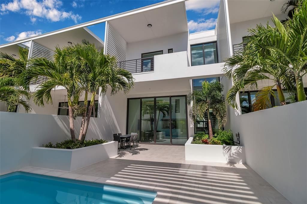 For Sale: $2,425,000 (4 beds, 3 baths, 2737 Square Feet)