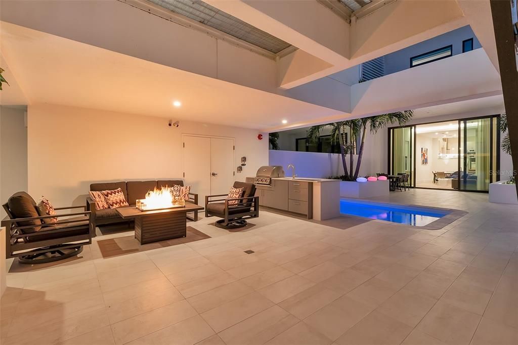 For Sale: $2,425,000 (4 beds, 3 baths, 2737 Square Feet)