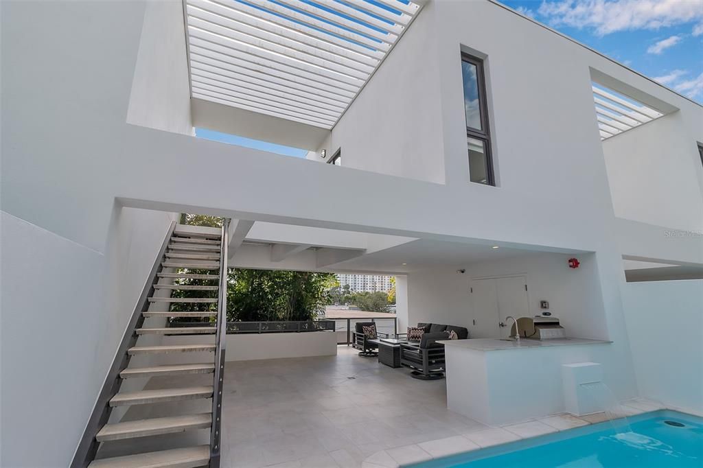 For Sale: $2,425,000 (4 beds, 3 baths, 2737 Square Feet)