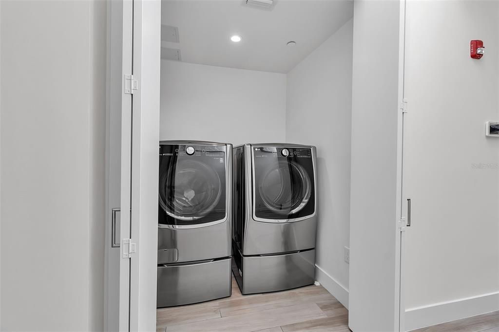 For Sale: $2,425,000 (4 beds, 3 baths, 2737 Square Feet)