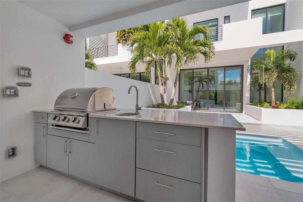 For Sale: $2,425,000 (4 beds, 3 baths, 2737 Square Feet)