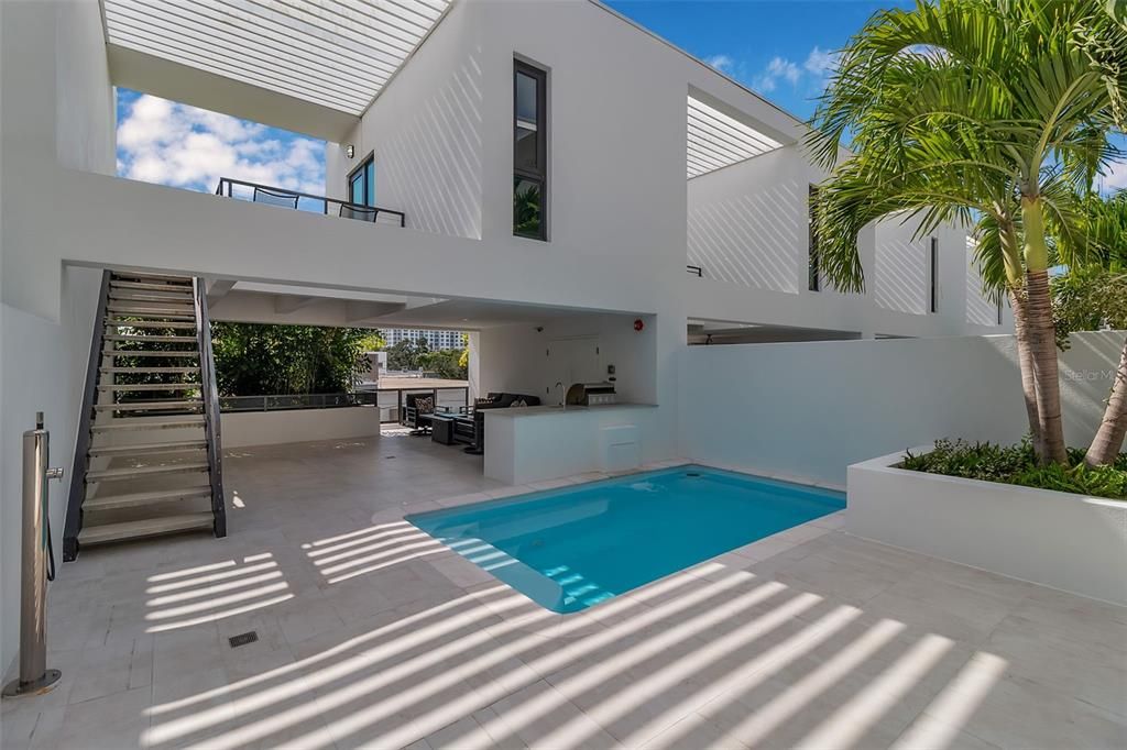 For Sale: $2,425,000 (4 beds, 3 baths, 2737 Square Feet)