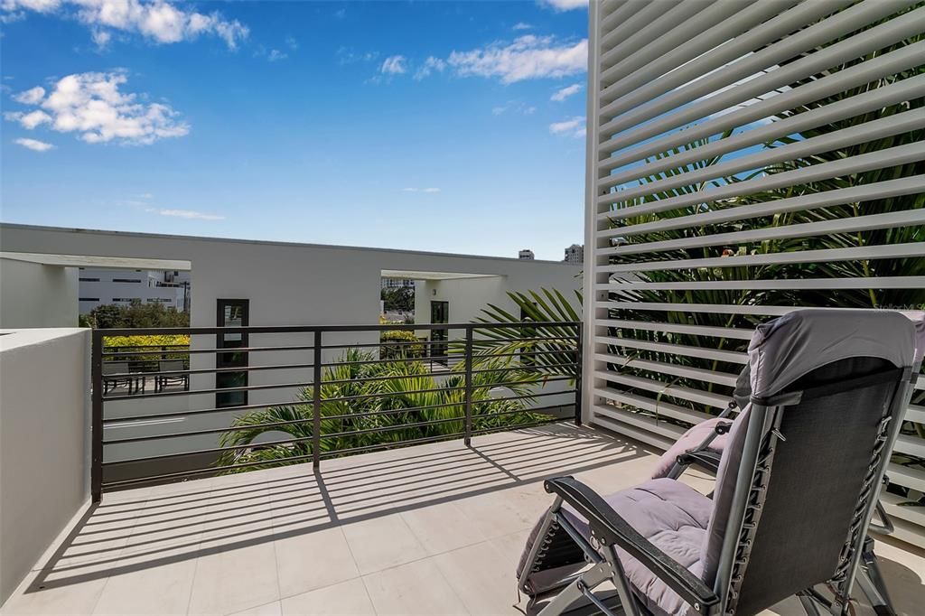 For Sale: $2,425,000 (4 beds, 3 baths, 2737 Square Feet)