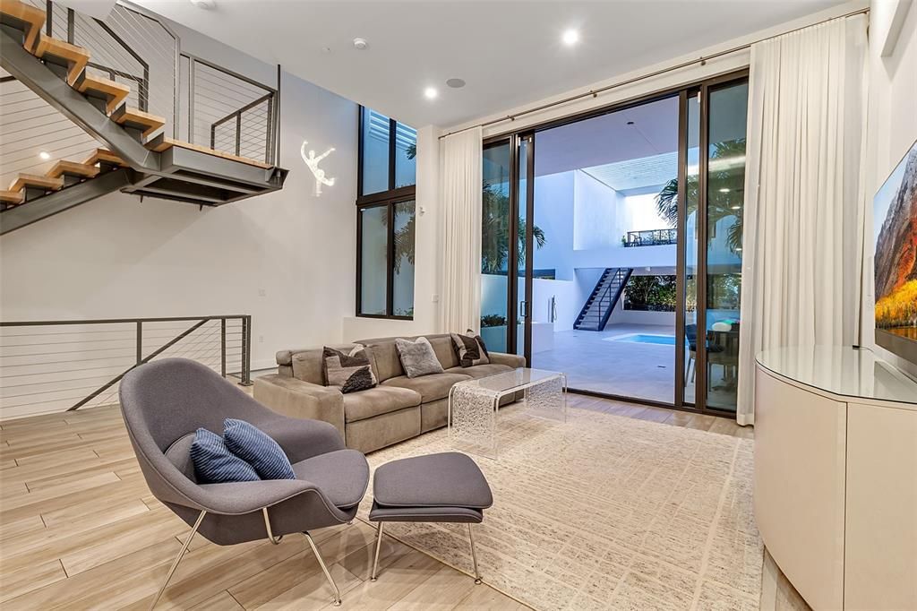 For Sale: $2,425,000 (4 beds, 3 baths, 2737 Square Feet)