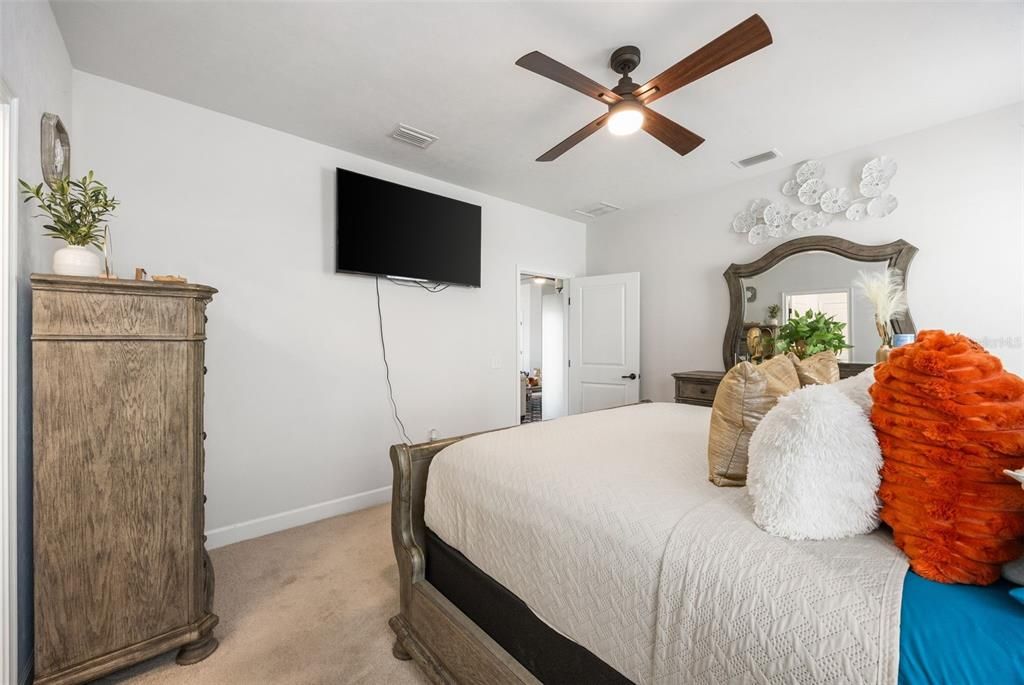 For Sale: $310,000 (3 beds, 2 baths, 1457 Square Feet)