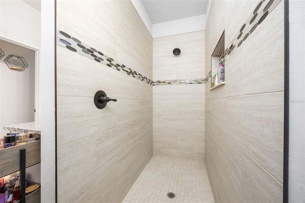 For Sale: $310,000 (3 beds, 2 baths, 1457 Square Feet)