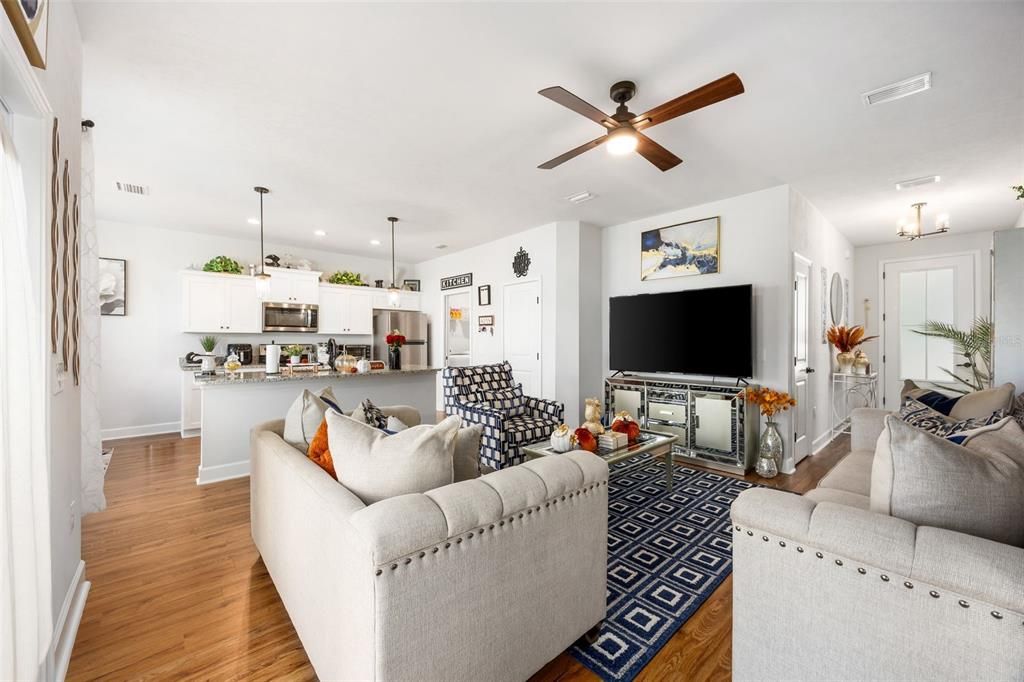 For Sale: $310,000 (3 beds, 2 baths, 1457 Square Feet)