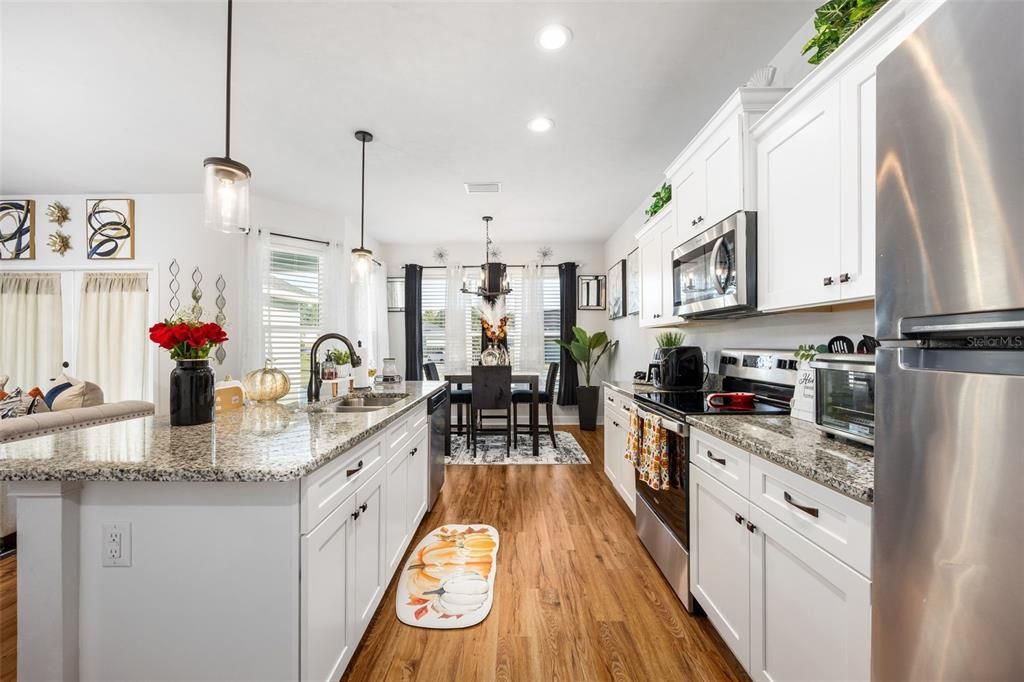 For Sale: $310,000 (3 beds, 2 baths, 1457 Square Feet)