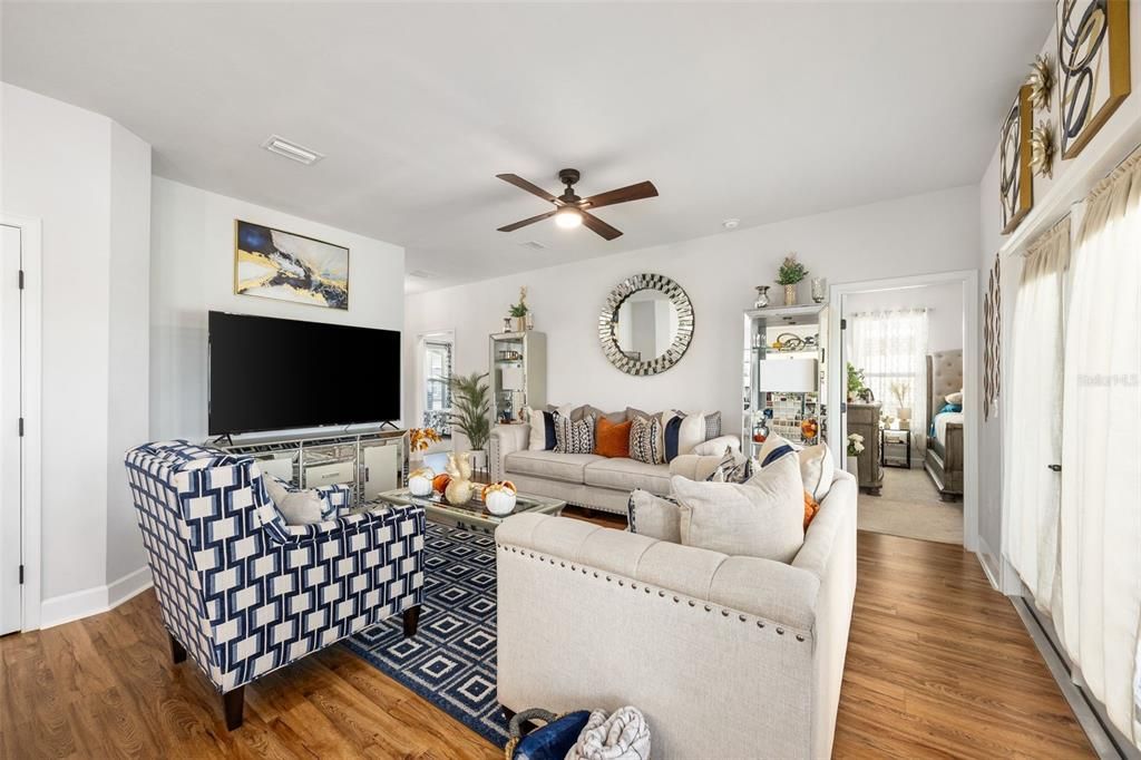 For Sale: $310,000 (3 beds, 2 baths, 1457 Square Feet)