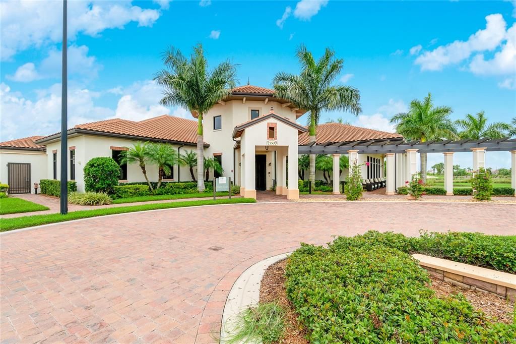 For Sale: $1,290,000 (4 beds, 3 baths, 2810 Square Feet)