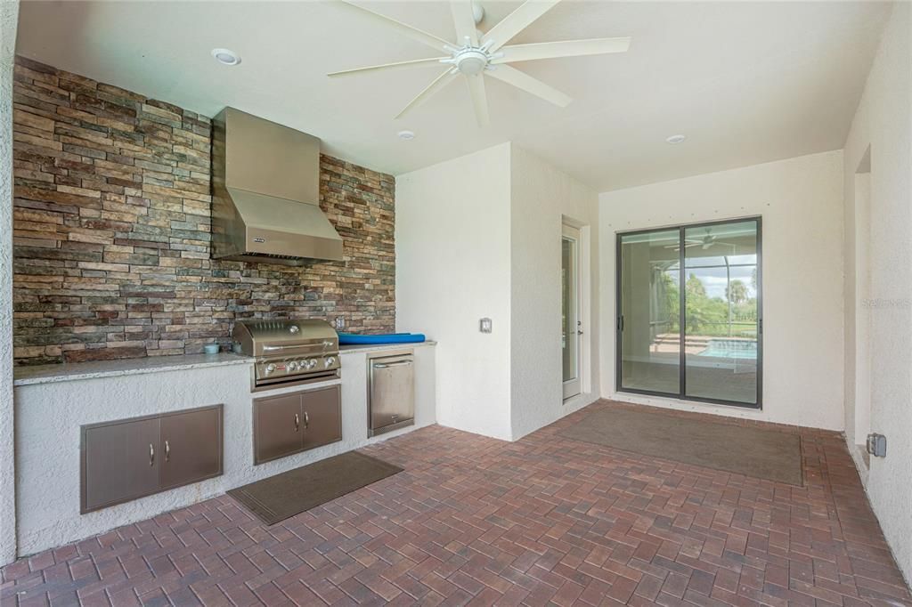 For Sale: $1,290,000 (4 beds, 3 baths, 2810 Square Feet)