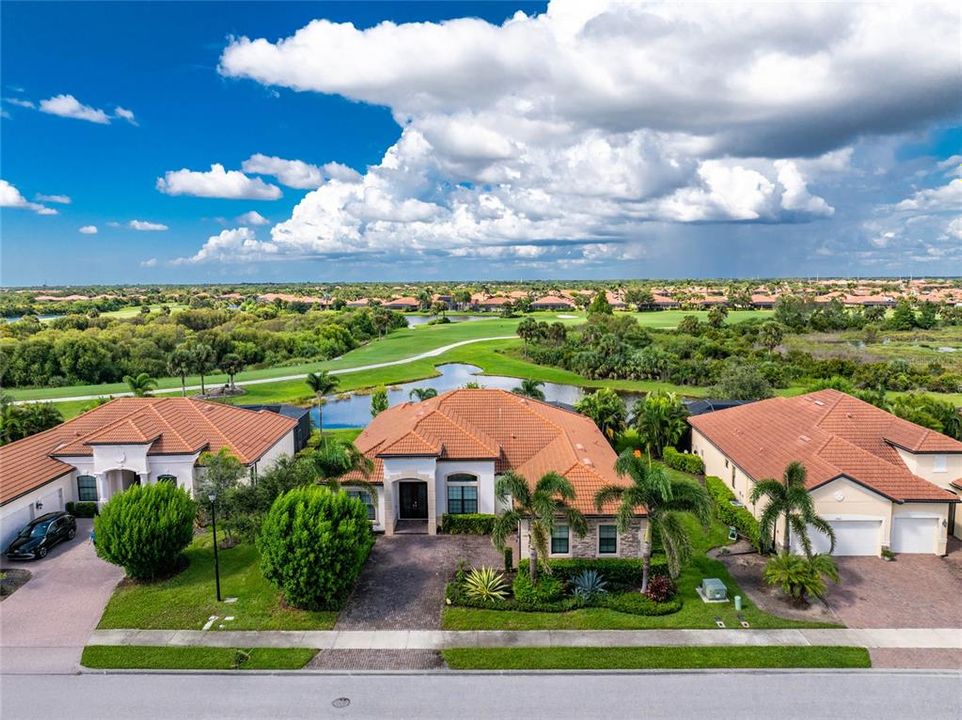 For Sale: $1,290,000 (4 beds, 3 baths, 2810 Square Feet)