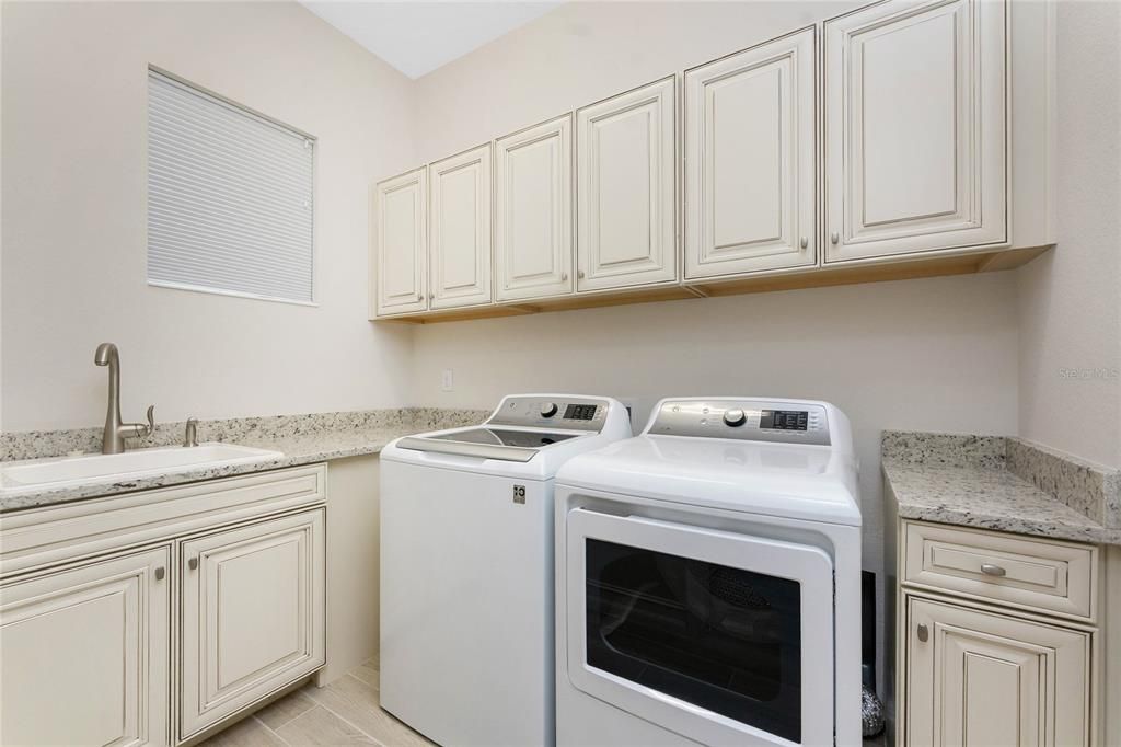 For Sale: $1,290,000 (4 beds, 3 baths, 2810 Square Feet)