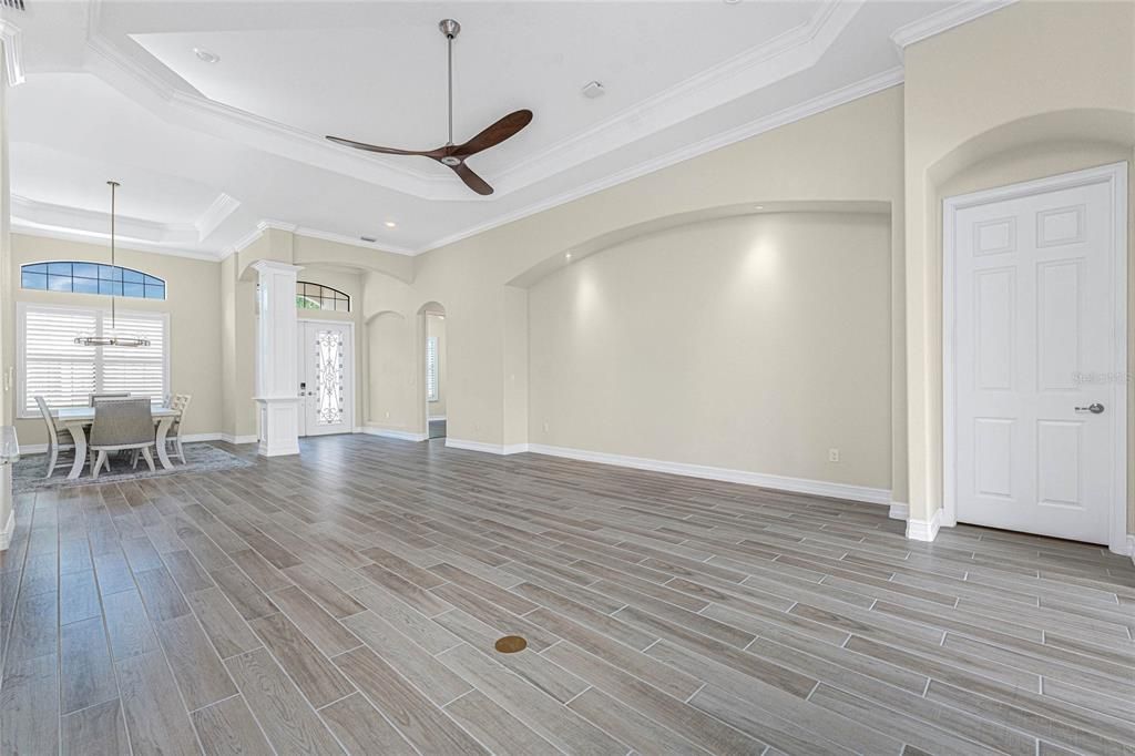 For Sale: $1,290,000 (4 beds, 3 baths, 2810 Square Feet)