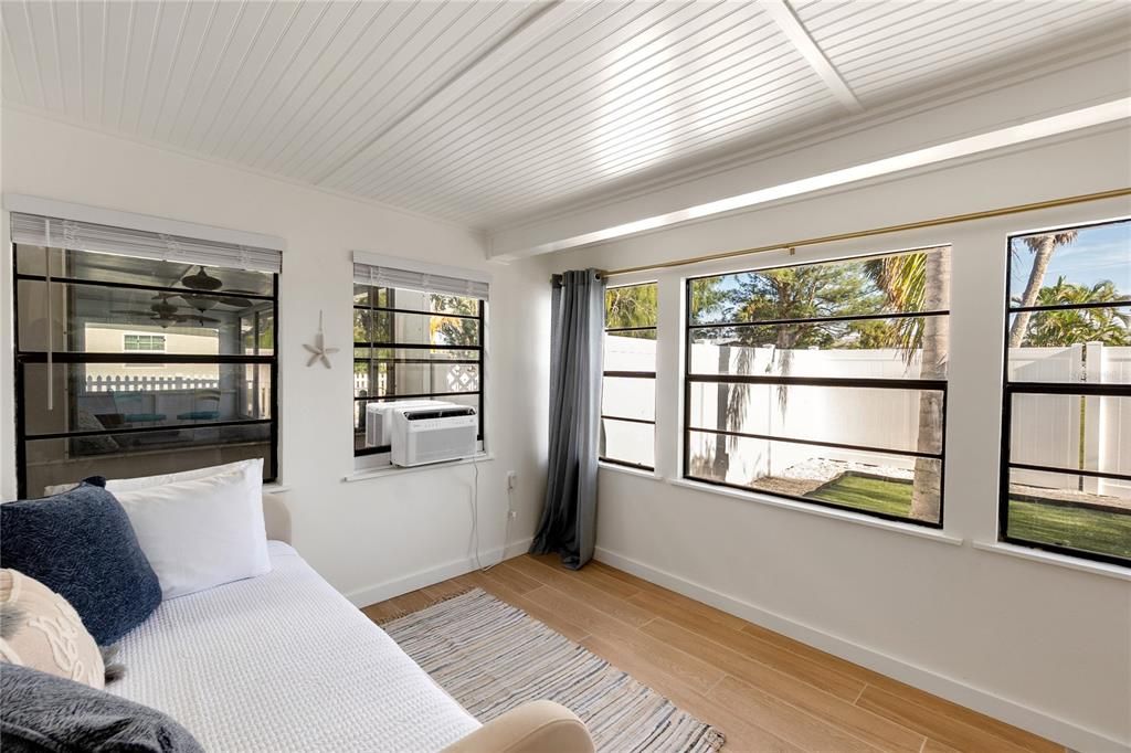 For Sale: $629,000 (2 beds, 2 baths, 1422 Square Feet)