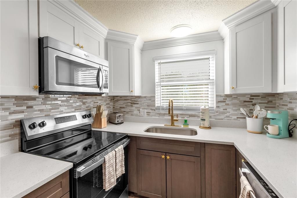 For Sale: $629,000 (2 beds, 2 baths, 1422 Square Feet)