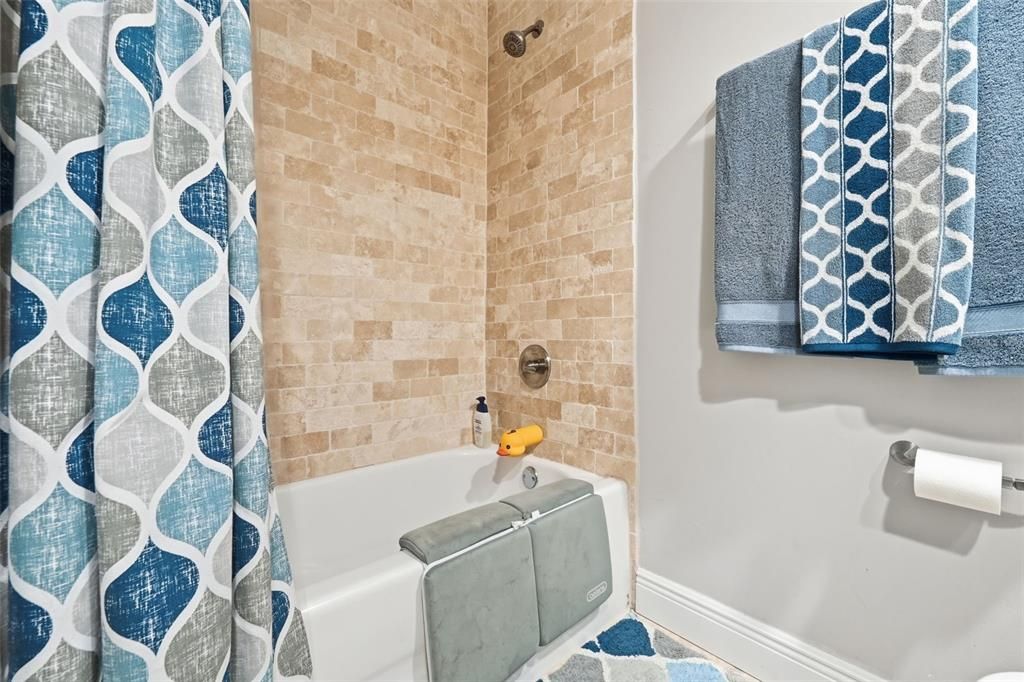 Под контрактом: $224,900 (3 спален, 2 ванн, 1162 Квадратных фут)